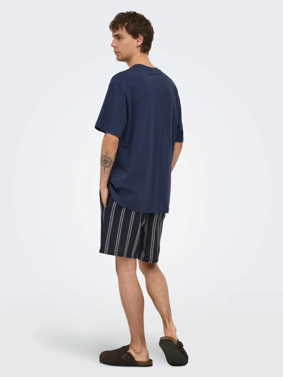 ONSTREV Medelhög midja Normal passform Shorts