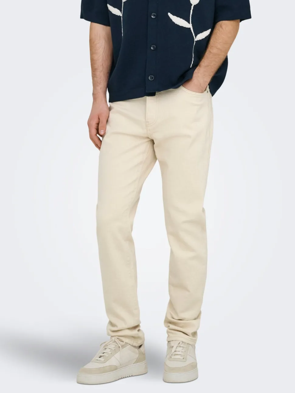 ONSYOKE Medelhög midja Avsmalnande passform Jeans