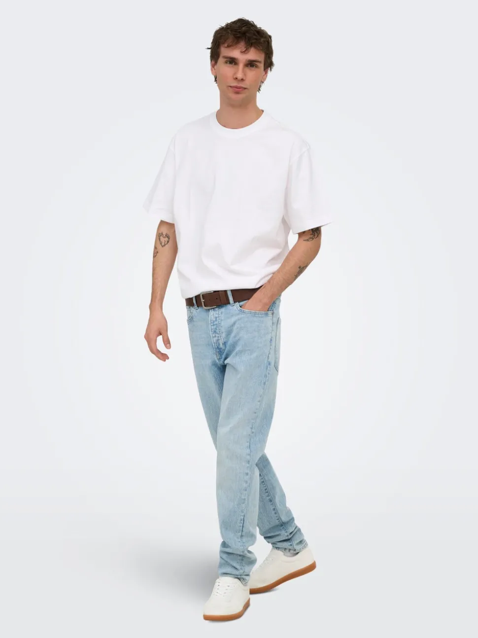 ONSYOKE Medelhög midja Avsmalnande passform Stretch Jeans