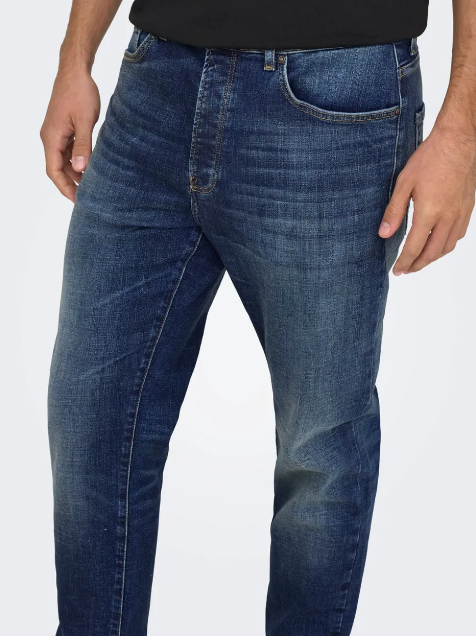 ONSYOKE Medelhög midja Avsmalnande passform Jeans