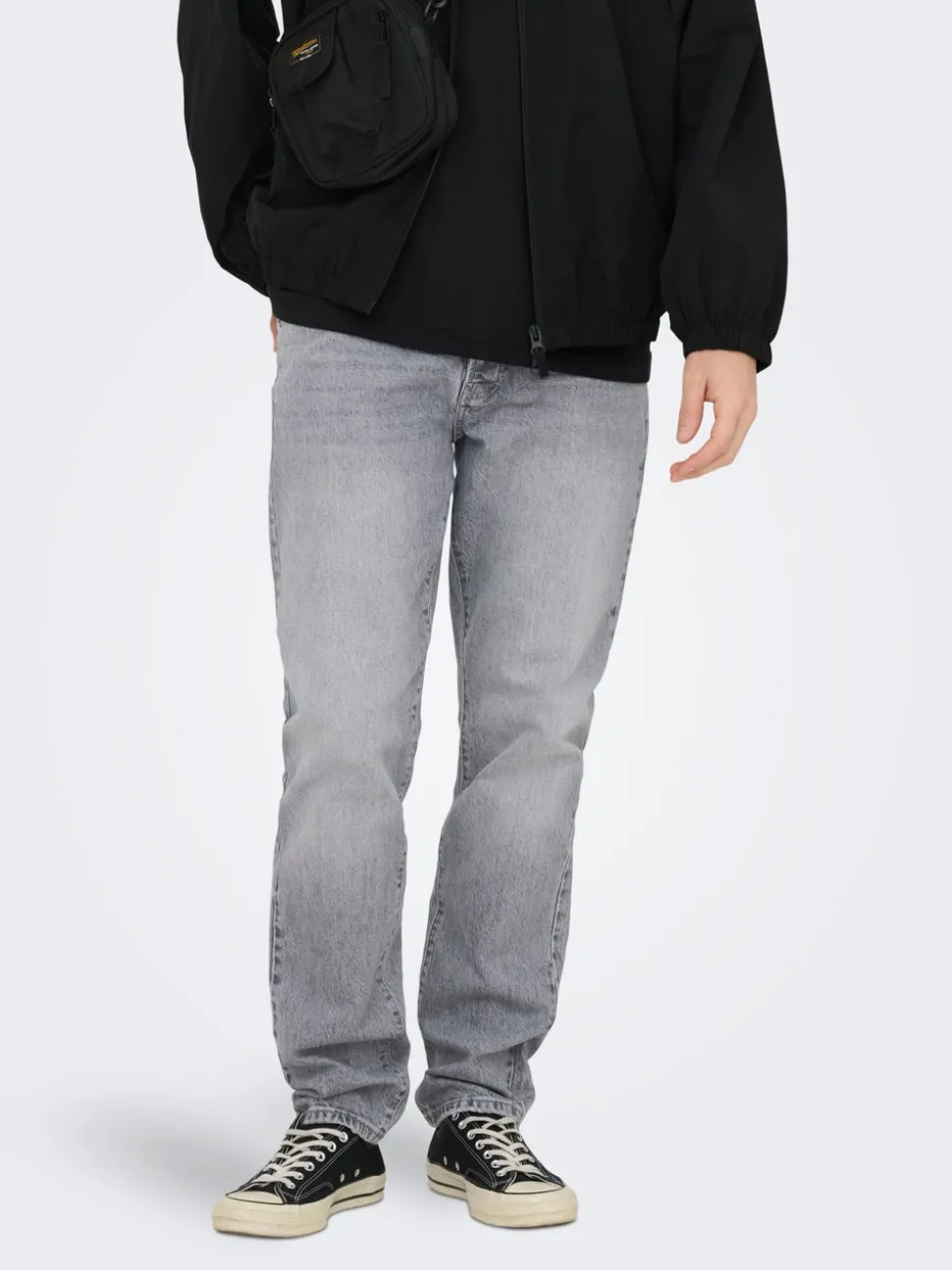 ONSYOKE Medelhög midja Avsmalnande passform Jeans