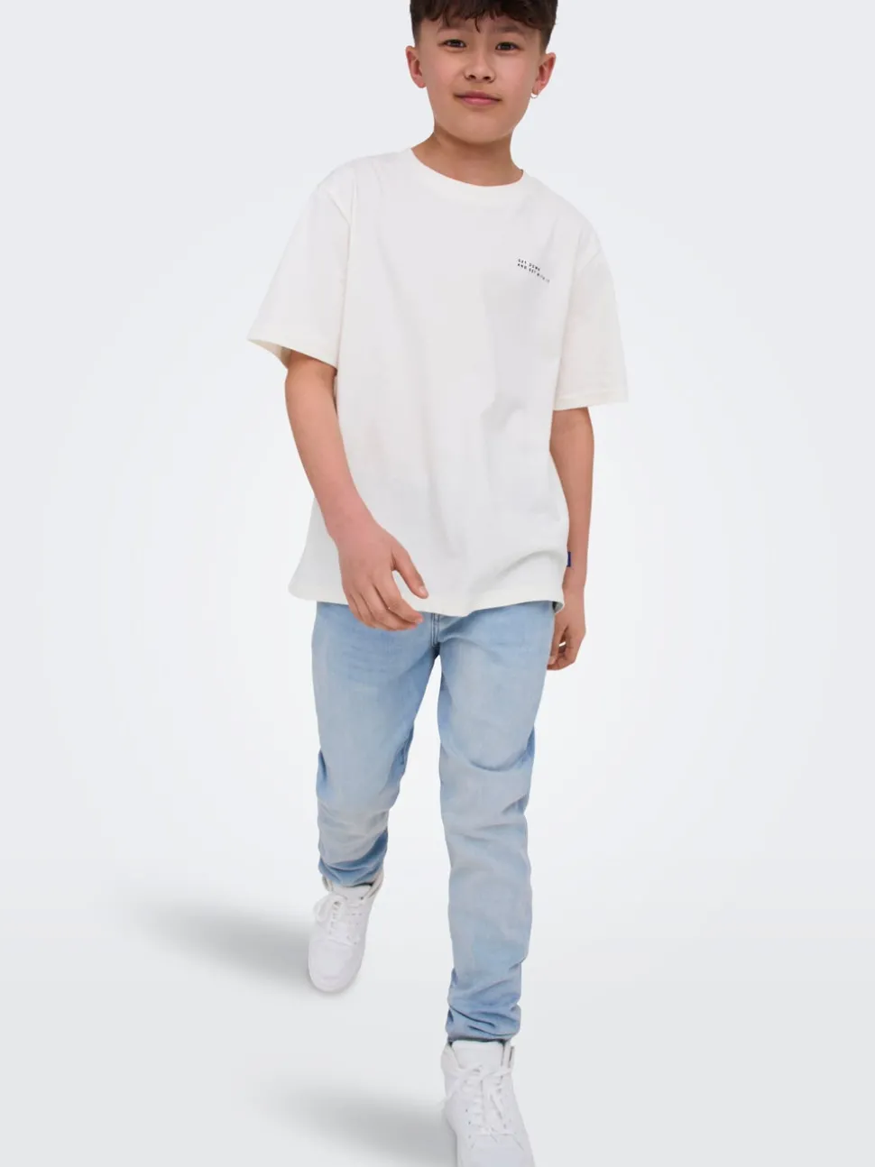 OSJYOKE Medelhög midja Avsmalnande passform Jeans